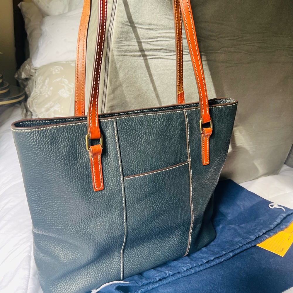 Dooney & Bourke Navy &Tan Pebbled Leather Lexington /Dust Bag /Original Reg.incl - Picture 9 of 16